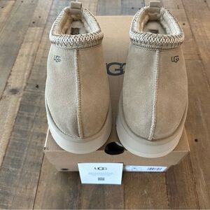 ⭐️NWT UGG Tazz Platform Slippers - Mustard Seed Size 8
